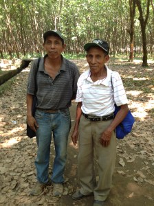 Felix and his padre, Alejandro, who happened to be walking through the plantation this morning. 